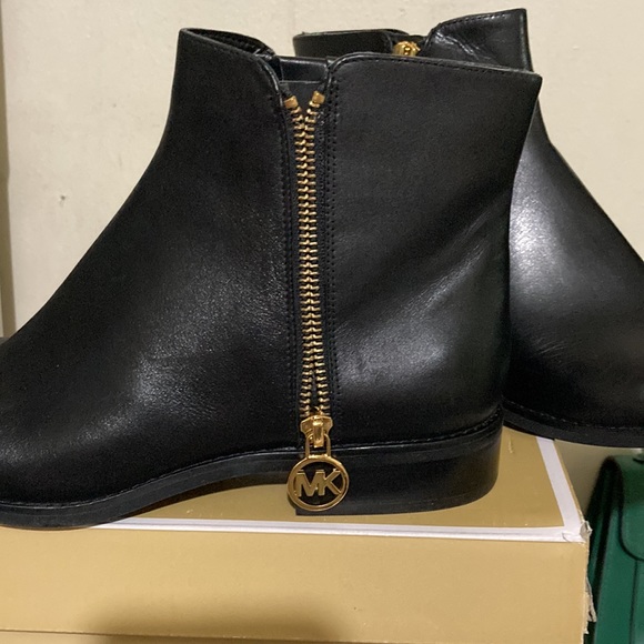 Michael Kors Lainey Flat Bootie Black leather - Picture 5 of 14